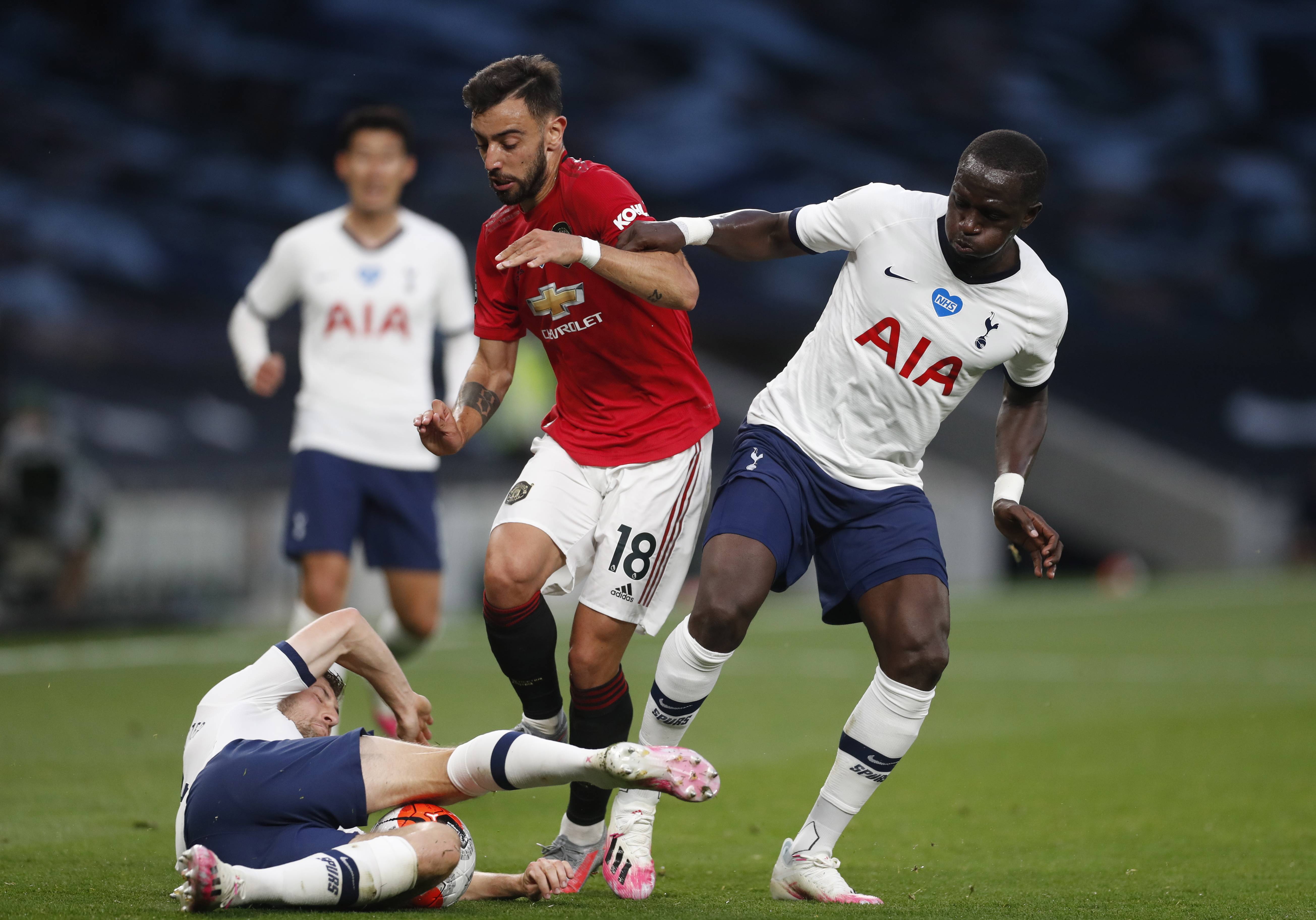 国足球舞台 国足球舞台